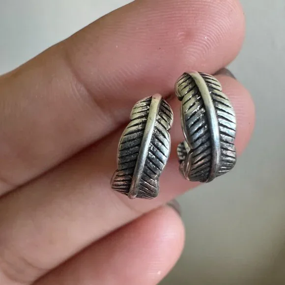 925 Sterling Silver Feather Hoop Earrings – Boho Vintage Style Small Huggies - Picture 2 of 8